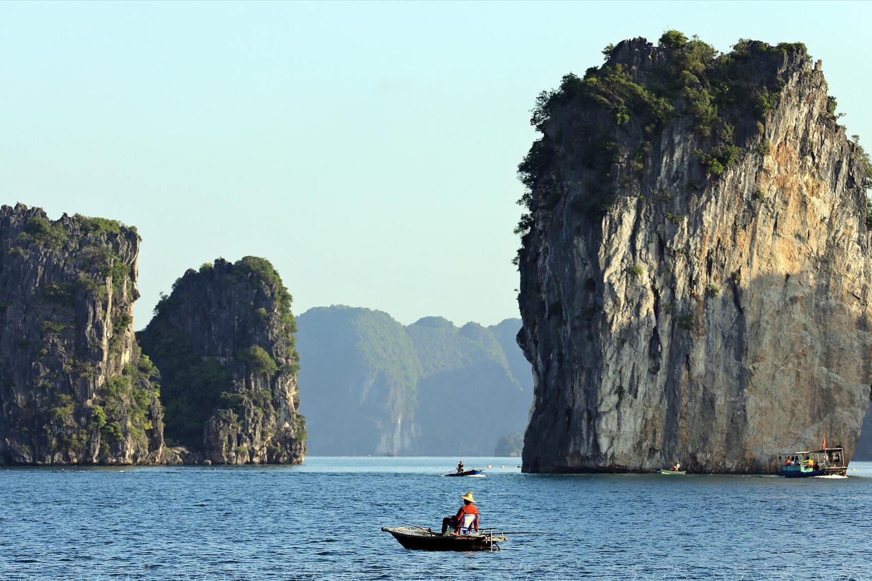 Lan Ha Bay – The Peaceful Side of Halong’s Beauty