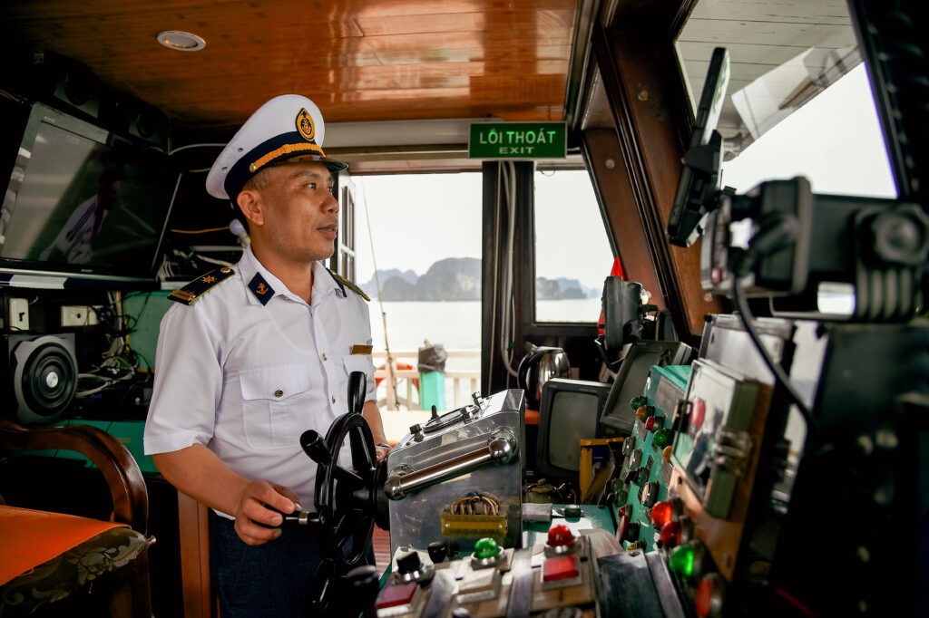 Đội Ngũ Nhân Viên Được Đào Tạo Bài Bản