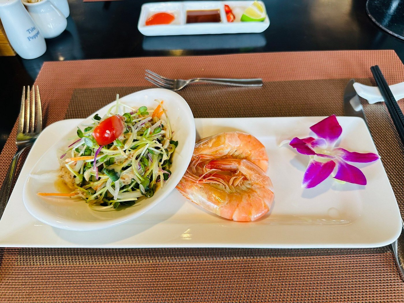 Vegetarian, Vegan, Gluten-Free & Dairy-Free Meals on Halong Bay Cruises: What You Can Really Expect?