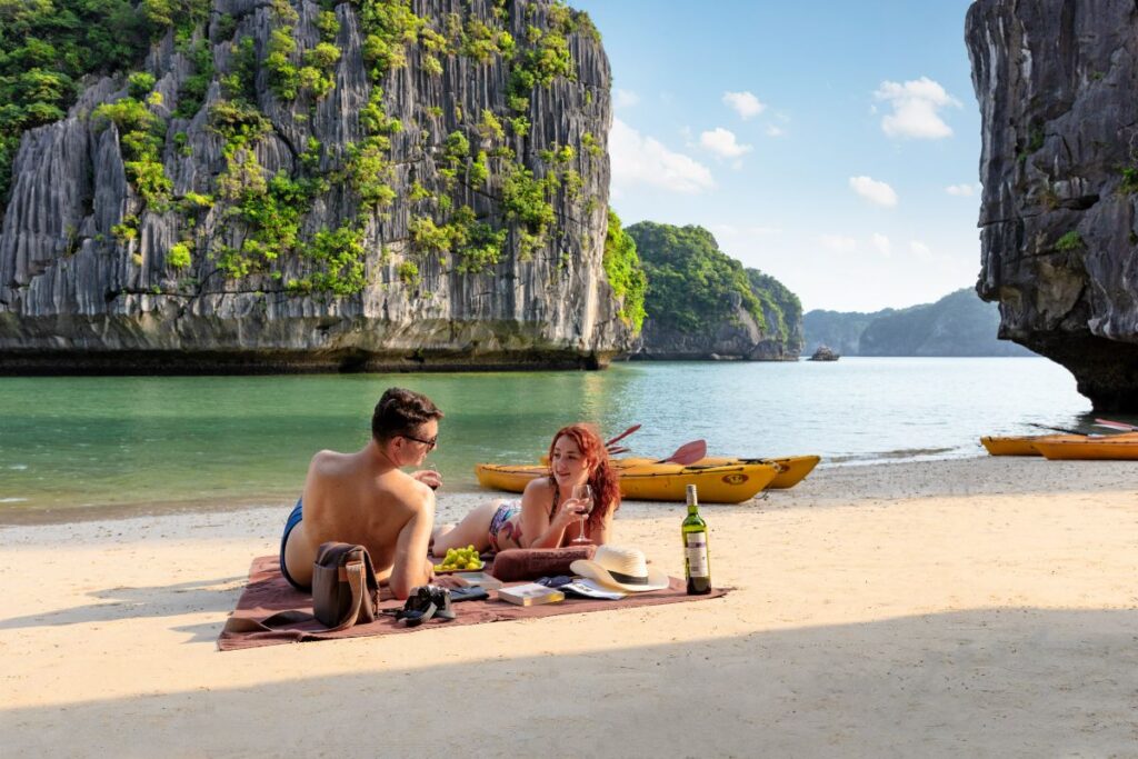 Điểm Đặc Biệt Của Vịnh Lan Hạ