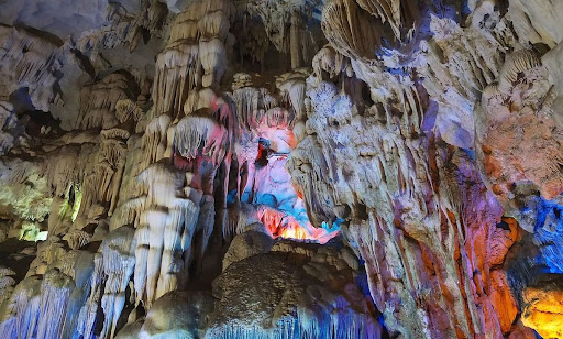 Thien Cung Cave 