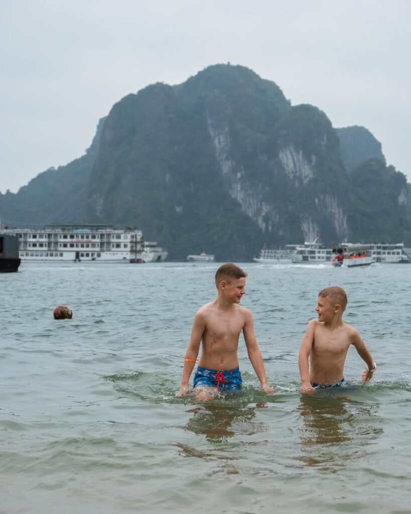 Các hoạt động trên vịnh có an toàn cho trẻ em không?