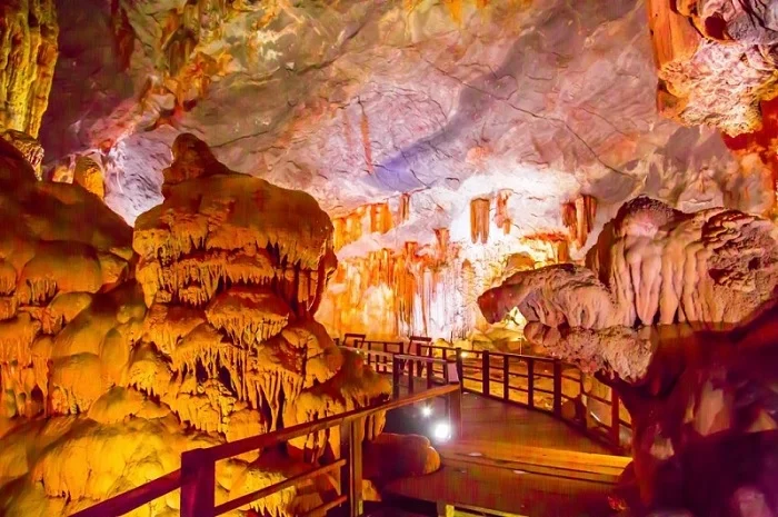 Dau Go cave