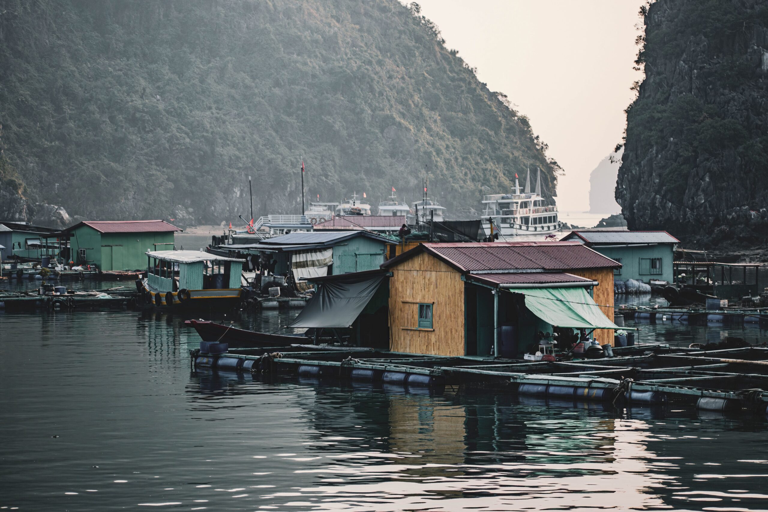 Cua Van floating village