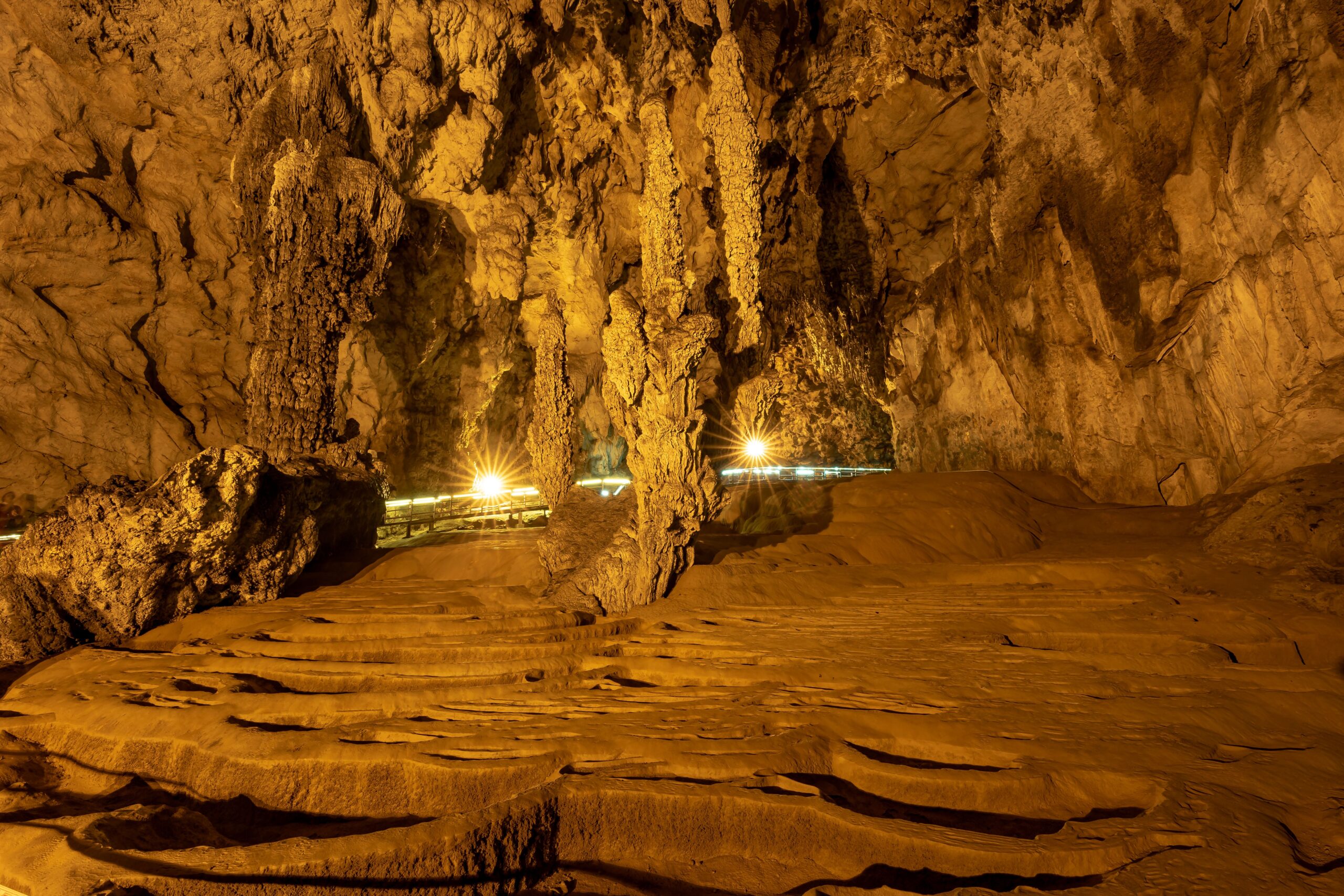 Thien Cung Cave